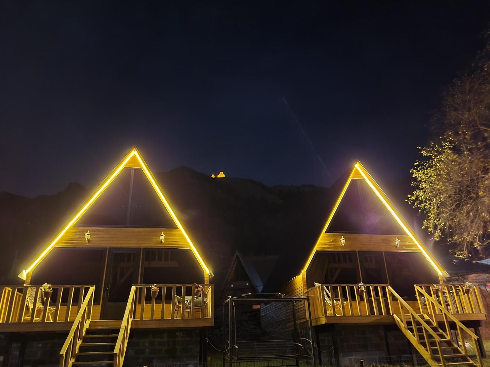 Pine Chalet Kazbegi Zewnętrze zdjęcie